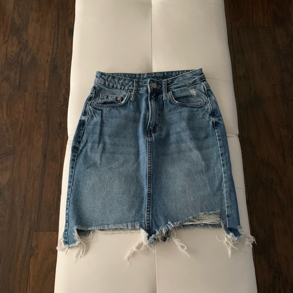 H&M Dresses & Skirts - H&M DARK DENIM SKIRT